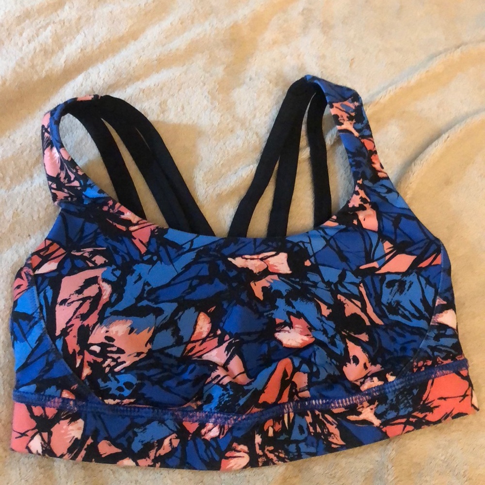Lululemon sports bra